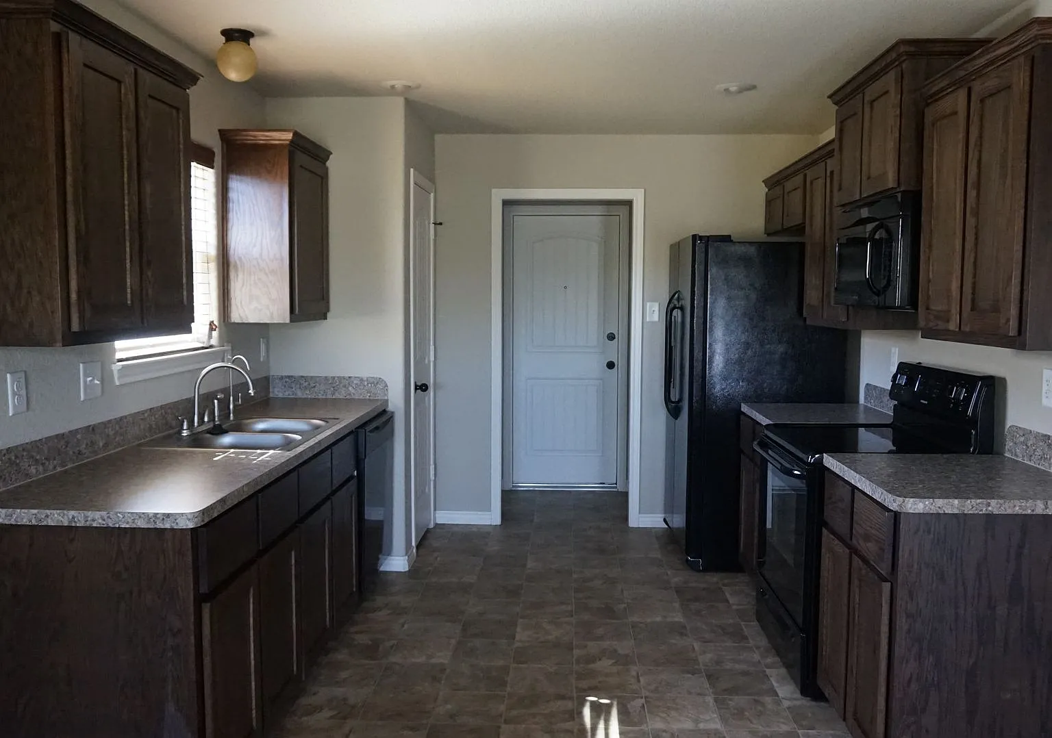 3-Bedroom House for Rent in Killeen — Photo 4