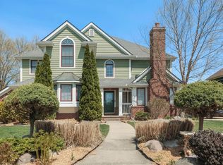 839 Glen Meadows Dr, South Lyon, MI 48178