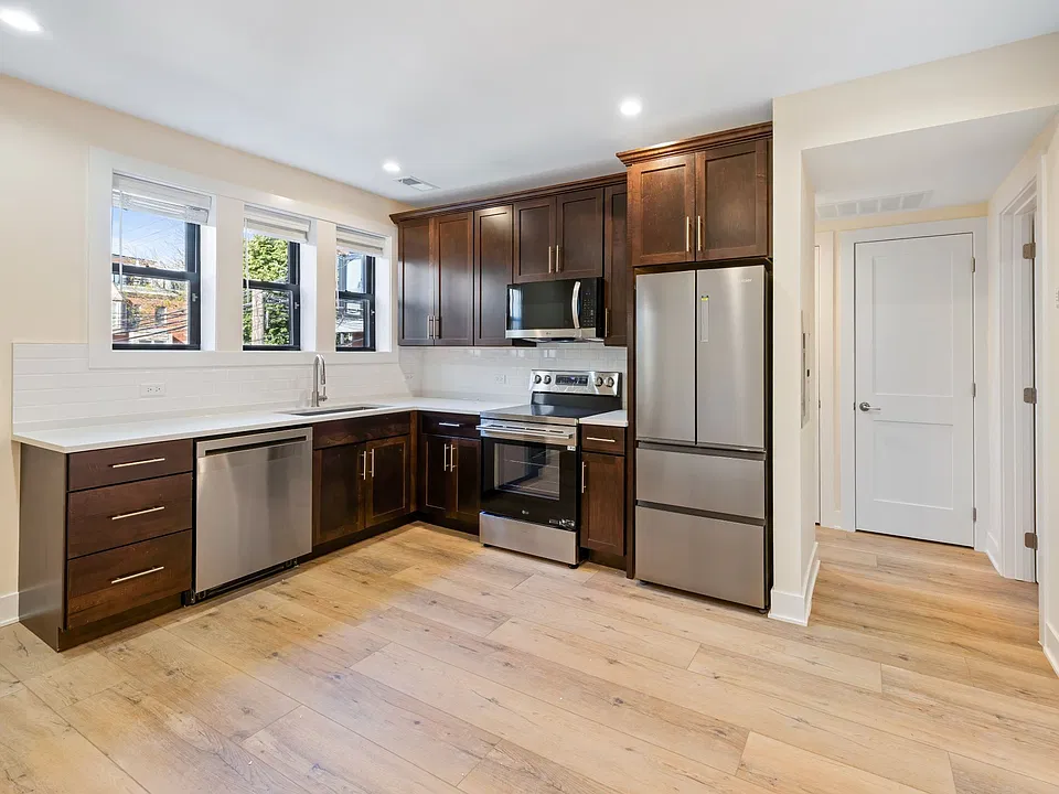 1248 W Addison St #3B