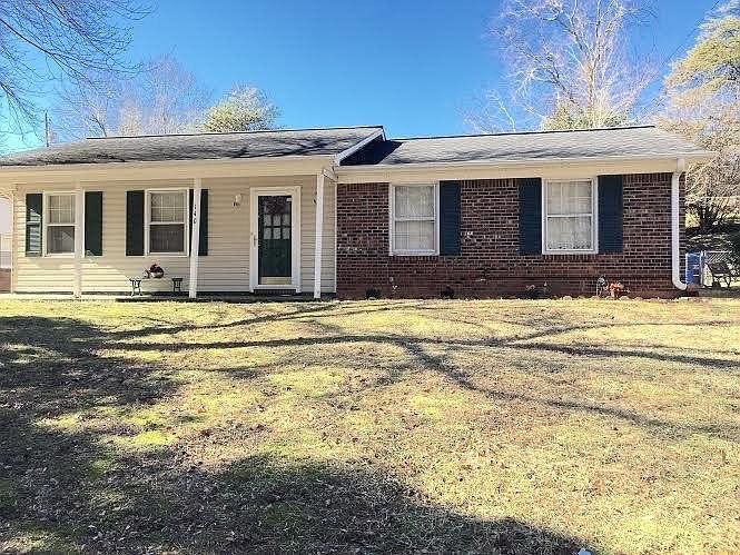 1st image of 140 Lincoln Dr