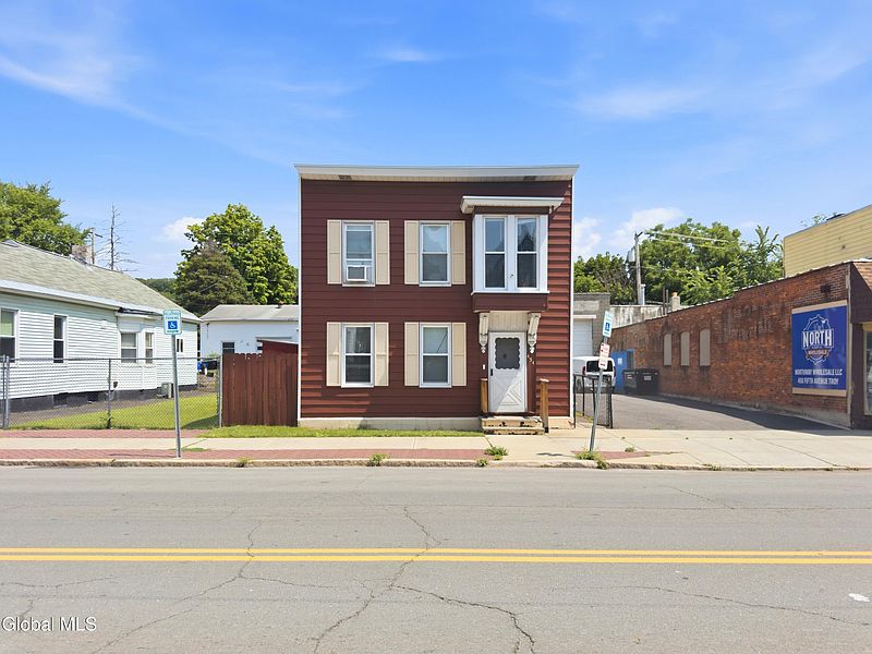 2nd image of 454 5th Avenue