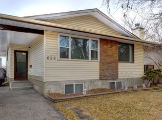 628 W Cantrell Dr SW, Calgary, AB T2W1W7
