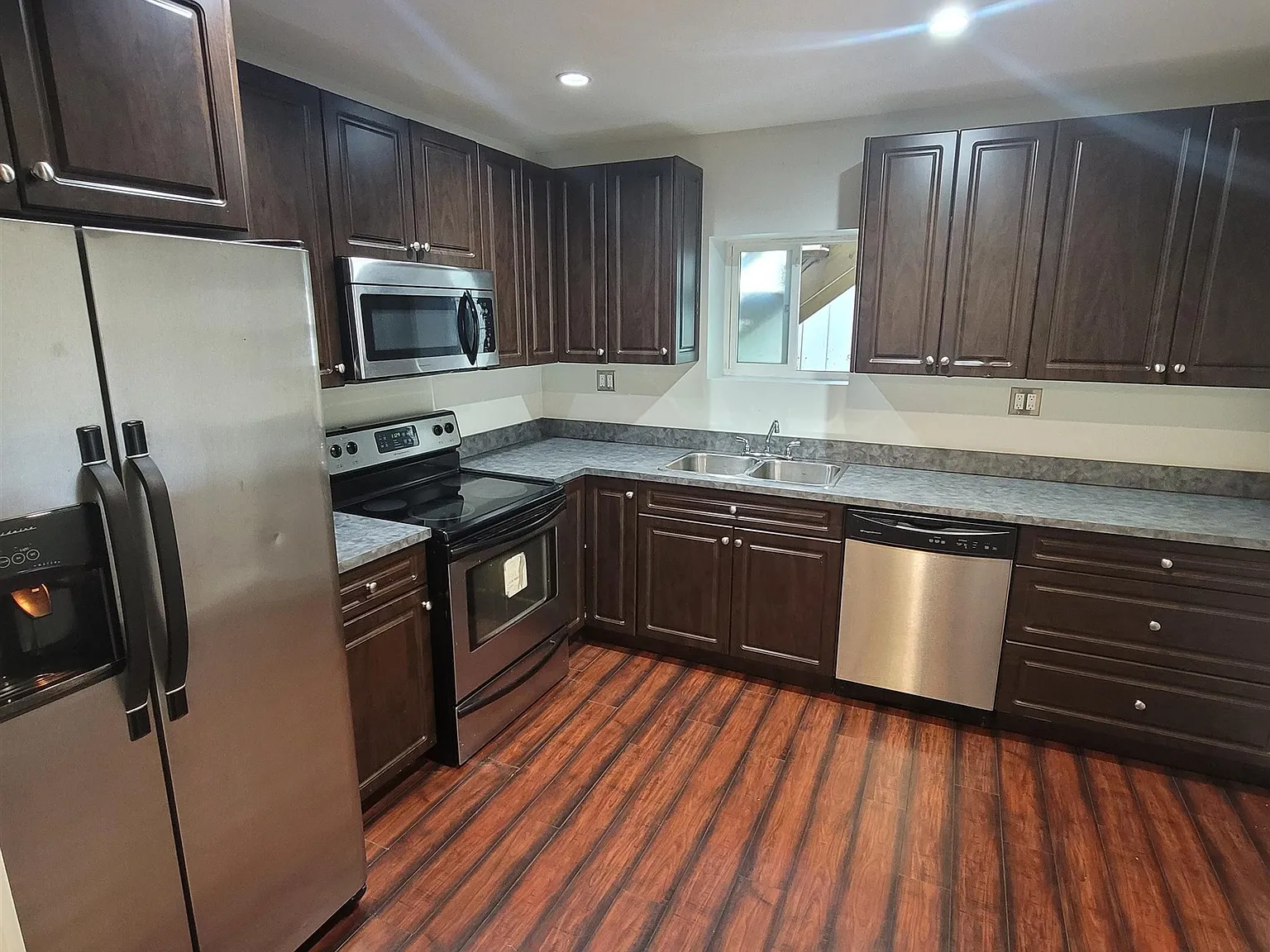 2 bed, 800 sqft, $1,700 — Photo 4
