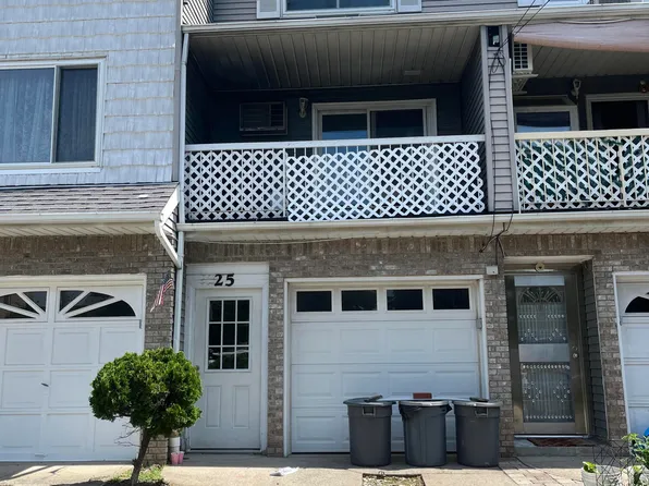 25 Elmtree Ave, Staten Island, NY 10306
