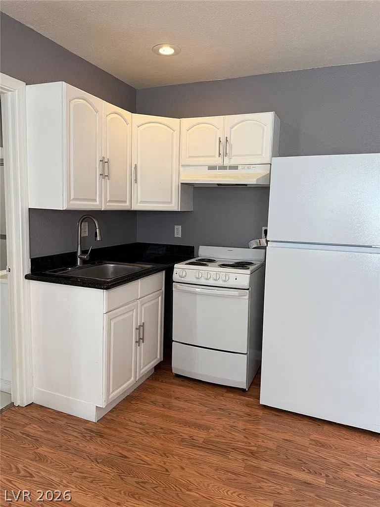 Studio, 1.0 bath, 1552 sqft, $995 — Photo 3