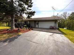 N9163 Navarino Rd, Shiocton, WI 54170