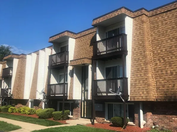 10604 Brooks Ln, Chicago Ridge, IL 60415