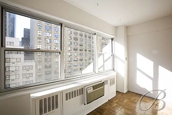 Rented by Bellmarc Realty | media 21