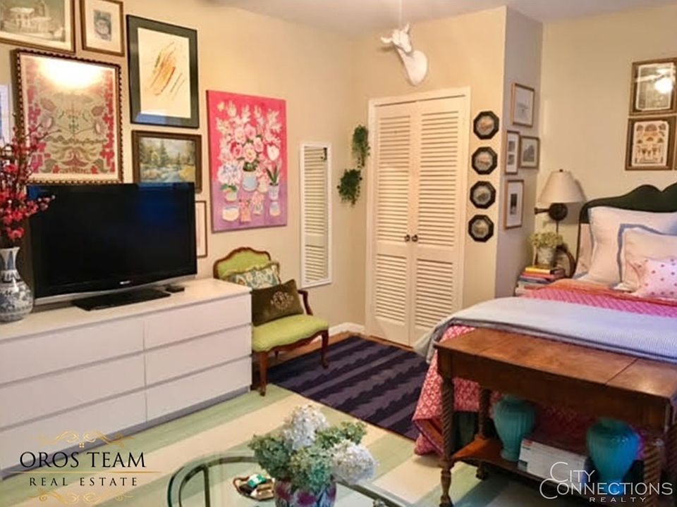 2nd image of 558 Broome St APT 19