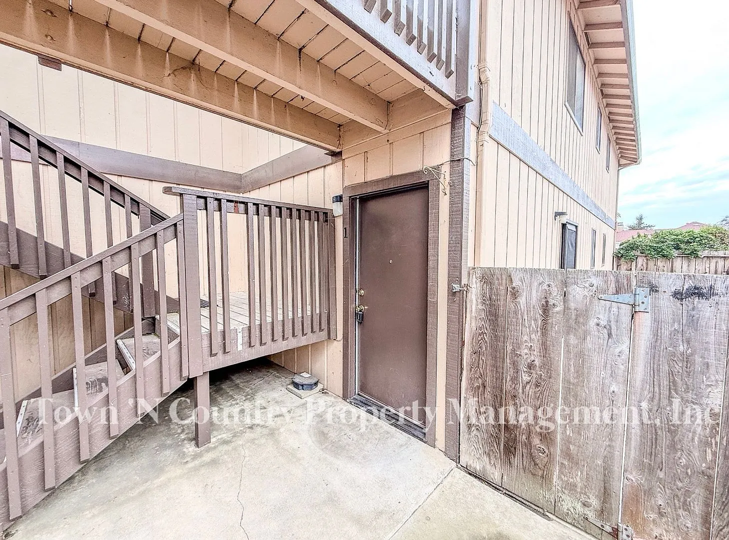 Clay Manor Apartments — Photo 2