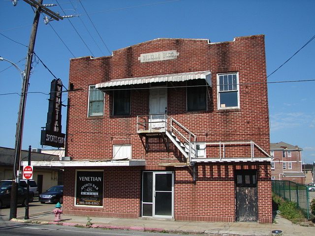 1st image of 401 Jackson St