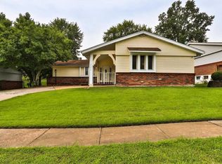 4896 Cloverfield Trl, Florissant, MO 63033