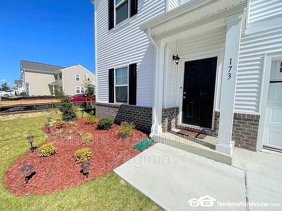 3rd image of 173 Peck Ln