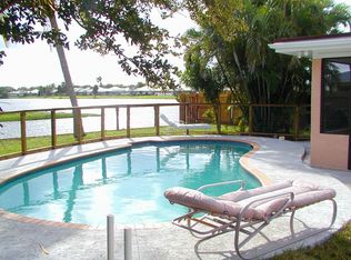 326 Riverside Dr, Palm Beach Gardens, FL 33410