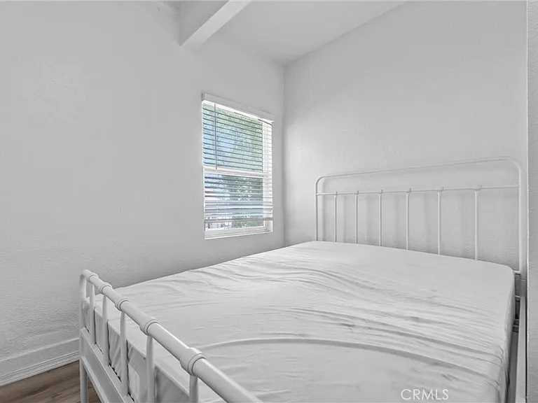 166 E 36th Pl — Photo 13