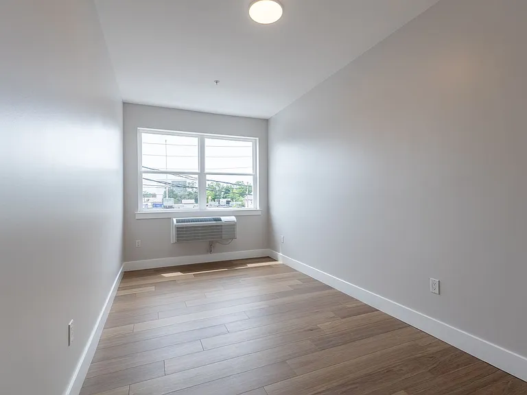 213 French St — Photo 30