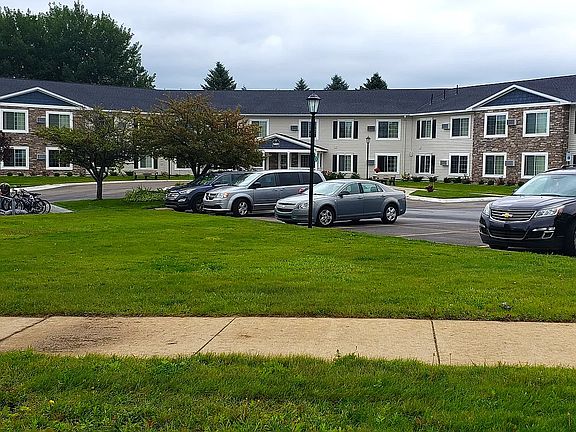 4th image of 1401 & 1501 Crestview Dr #1401