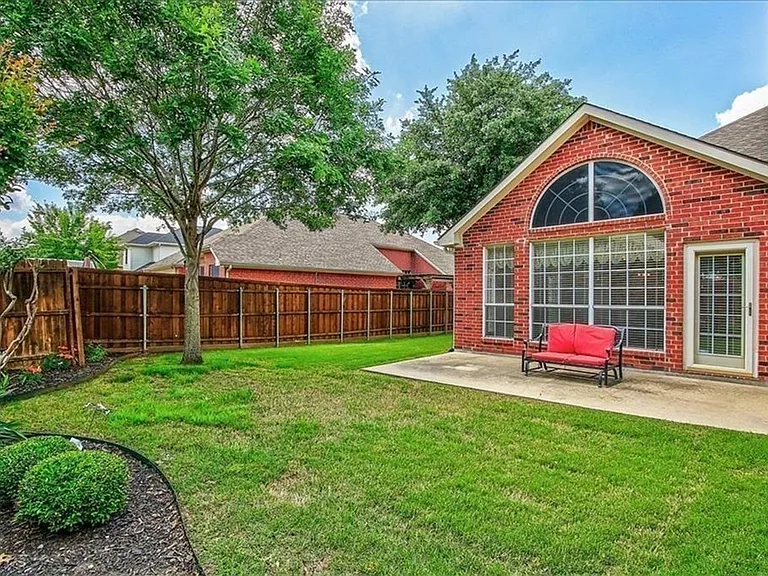 8936 Mount Rainier Dr — Photo 1