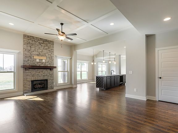 4th image of 404 Glenway Cv