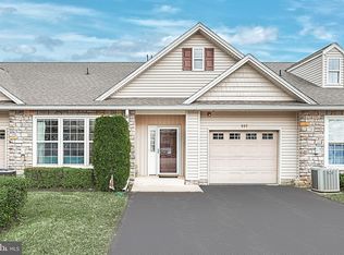 607 Crestview Ln #607, Stewartstown, PA 17363