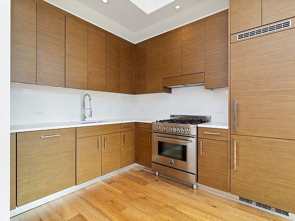 3rd image of 325 Lexington Ave APT 24A