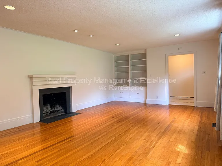620 Carr St — Photo 7