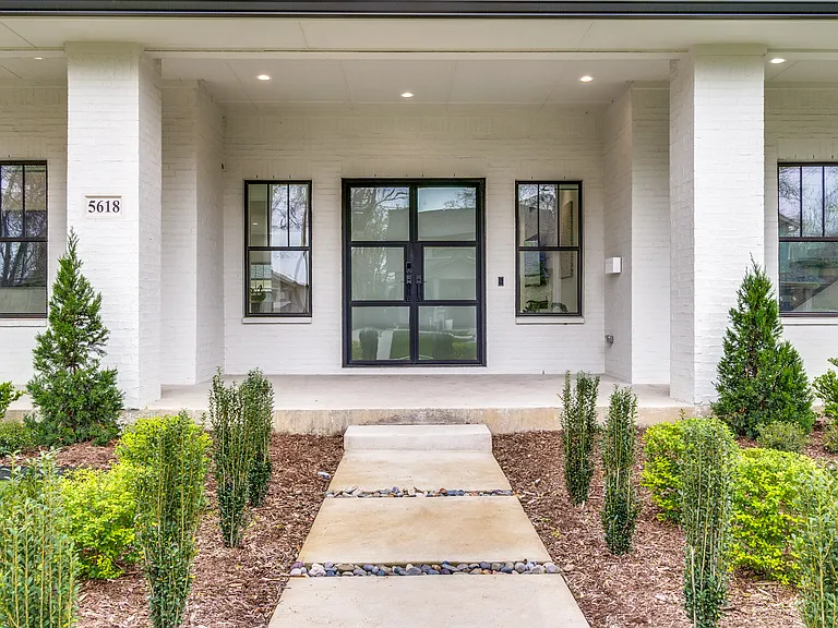 5618 Goodwin Ave — Photo 2