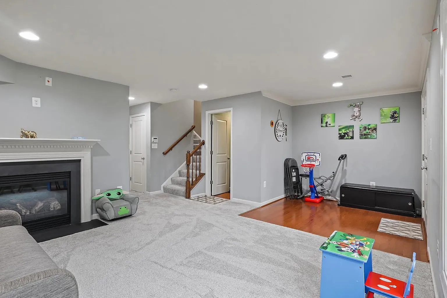 3 bed, 2400 sqft, $3,200 — Photo 3