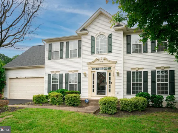 17661 Avenel Ln, Dumfries, VA 22026