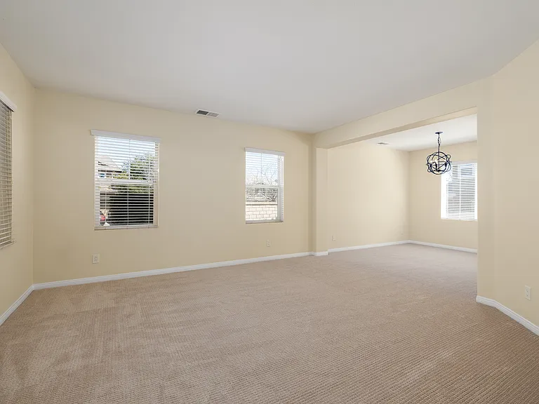 29 Berkshire Ave — Photo 5