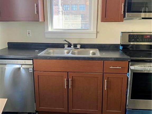 5th image of 511 Van Brunt Blvd #1