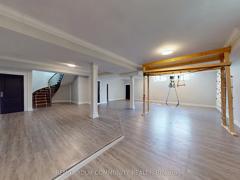 19 Blyth St — Photo 40