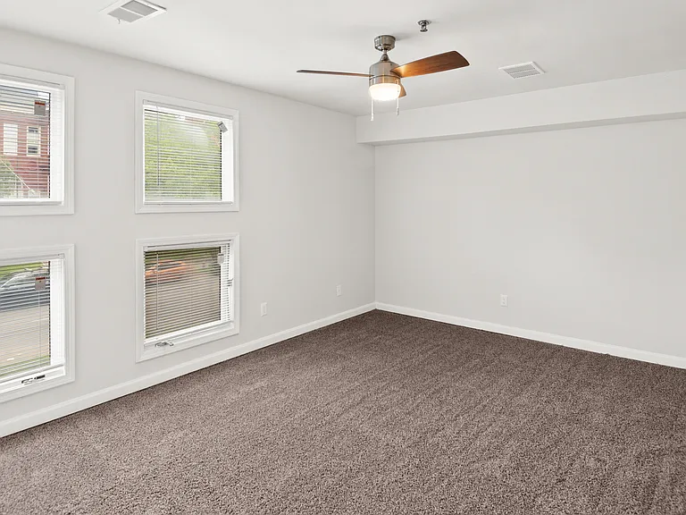 200 W Hill St #200 — Photo 18