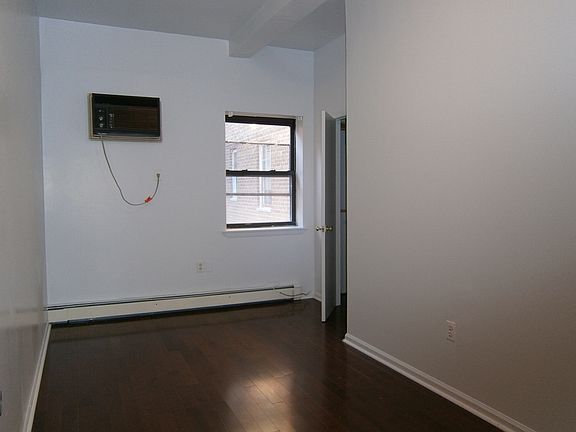 4th image of 5720 Mosholu Ave #A
