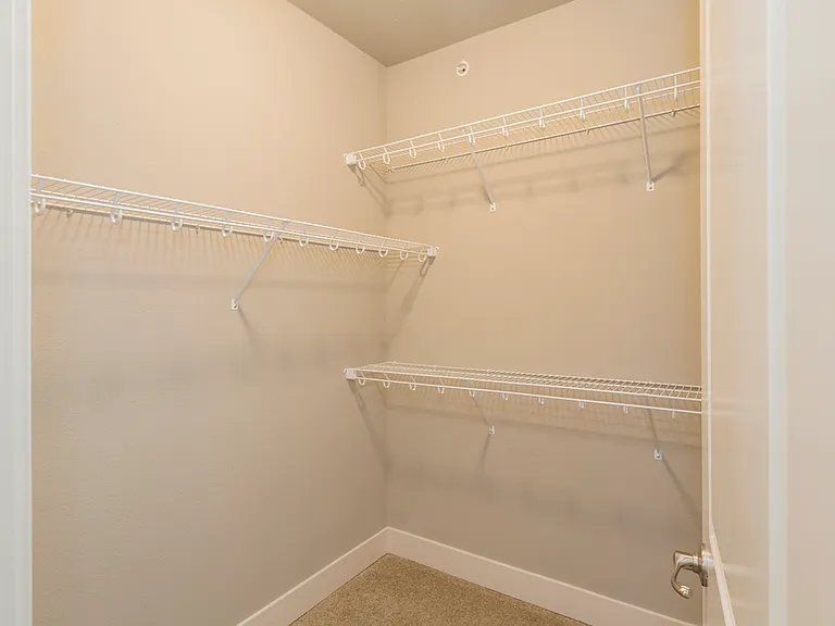 The Overlook at Interquest Apartments — Photo 26