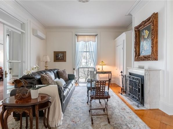 4 Red Cross Ave APT 1A