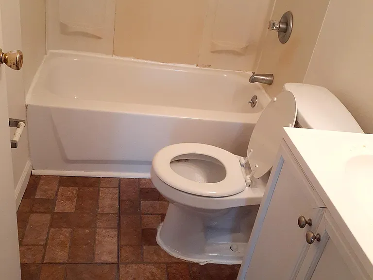2897 Harrison Ave — Photo 8