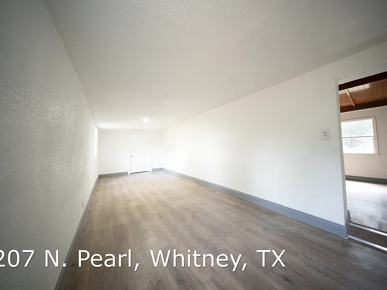 207 N Pearl St — Photo 12