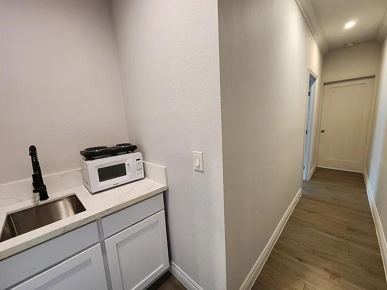 2437 1/4 Houston St #4 — Photo 14
