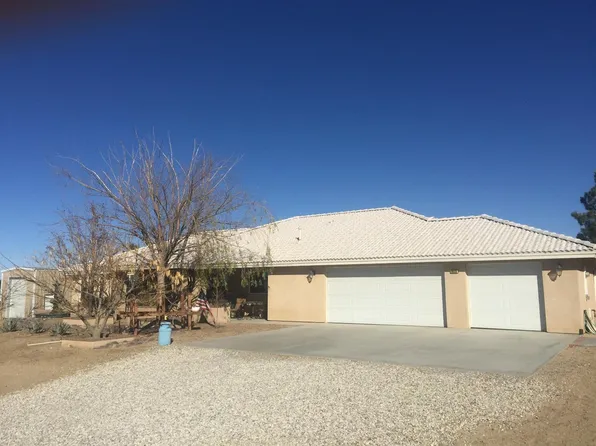 9525 Cambria Rd, Phelan, CA 92371