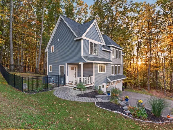 45 Hemlock Way, Portsmouth, NH 03801