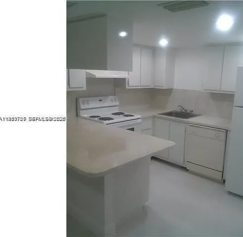 8290 Lake Dr #250 — Photo 1