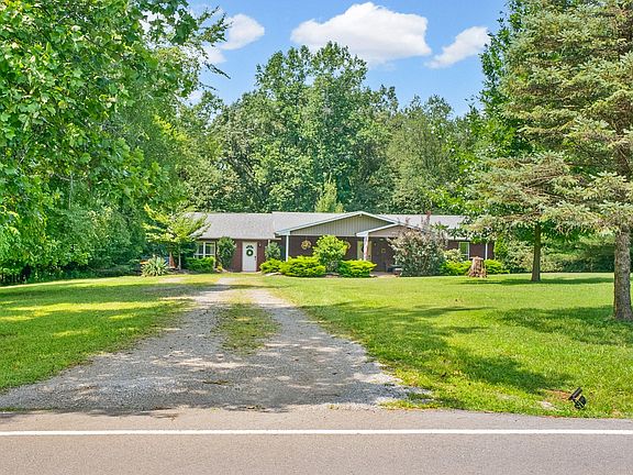2nd image of 825 Pollard Rd