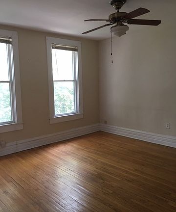 4th image of 3534 N Hoyne Ave #2