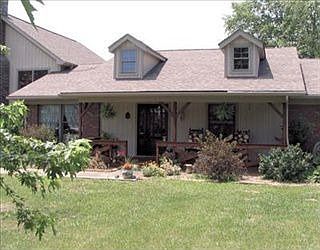 2nd image of 2375 S Glenn Ln