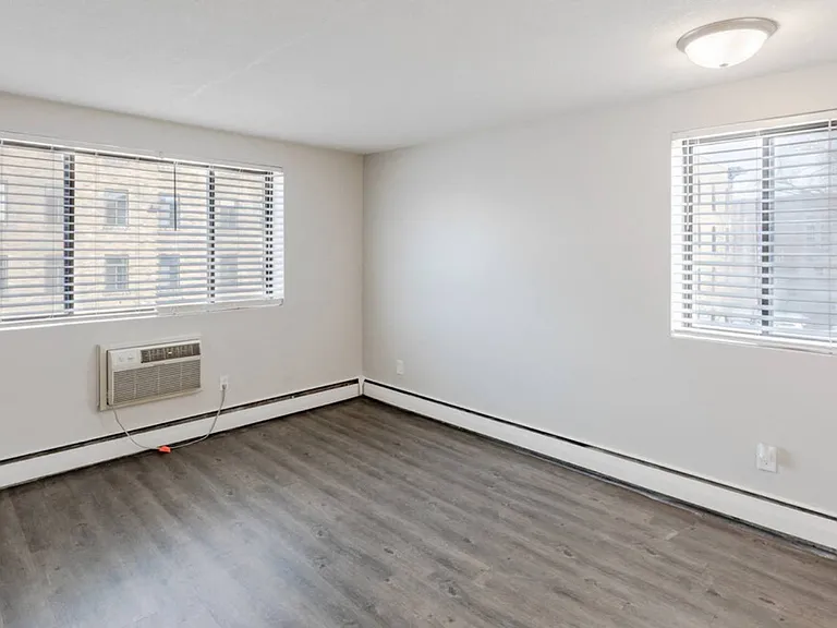 214 Place Apartments — Photo 14