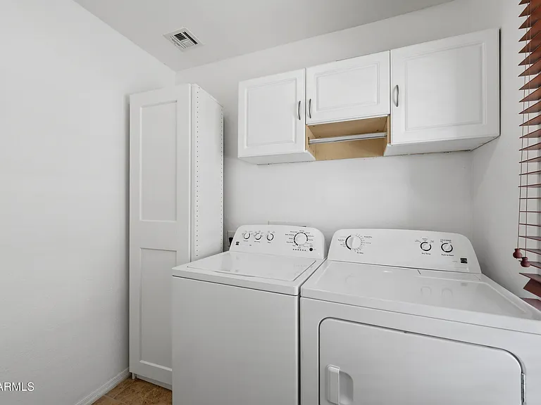 5724 S 21st Pl — Photo 20