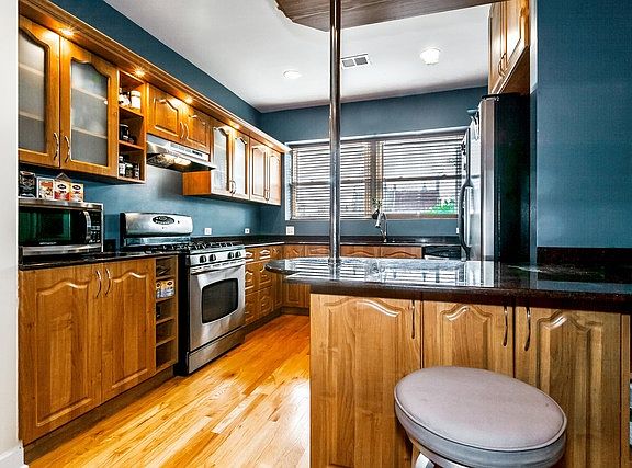 5th image of 4023 S Calumet Ave Unit 3N