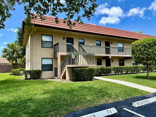 21904 Lake Forest Cir #101 Photo 1