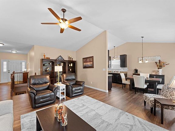 3rd image of 329 Magoffin Trails Ct